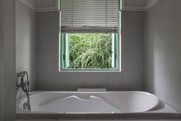 Fiberglass Tub Installation in Somerset